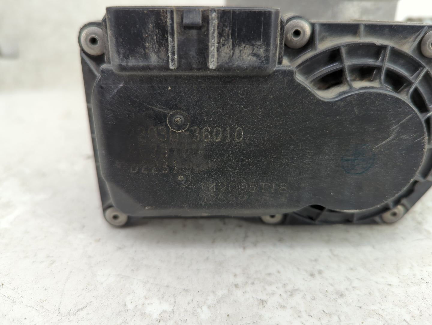 2009-2018 Toyota Rav4 Throttle Body P/N:22030-36010 Fits Fits 2009 2010 2011 2012 2013 2014 2015 2016 2017 2018 2019 OEM Use