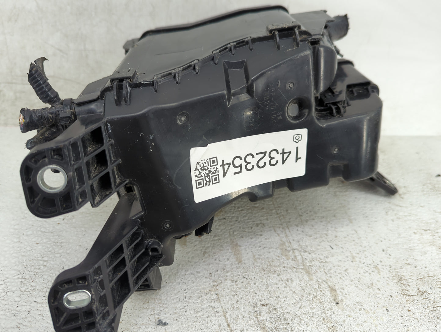 2013-2018 Toyota Rav4 Fusebox Fuse Box Panel Relay Module P/N:82662-42410 Fits Fits 2013 2014 2015 2016 2017 2018 2019 2020 