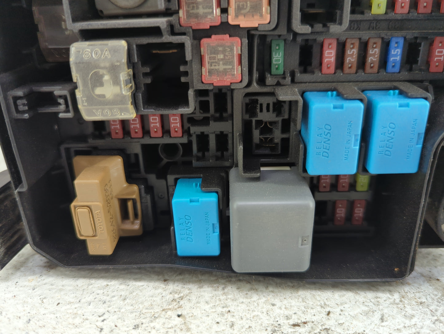 2013-2018 Toyota Rav4 Fusebox Fuse Box Panel Relay Module P/N:82662-42410 Fits Fits 2013 2014 2015 2016 2017 2018 2019 2020 