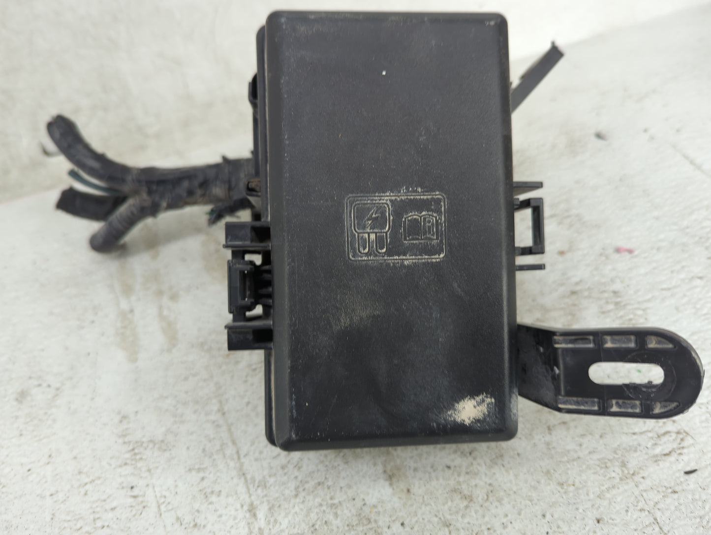 2016-2018 Toyota Rav4 Fusebox Fuse Box Panel Relay Module P/N:8T2T-14B192-AB 9L2T-14B192-AA, 6003447201 Fits Fits 2016 2017 