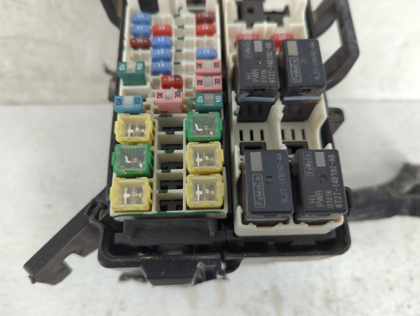 2016-2018 Toyota Rav4 Fusebox Fuse Box Panel Relay Module P/N:8T2T-14B192-AB 9L2T-14B192-AA, 6003447201 Fits Fits 2016 2017 