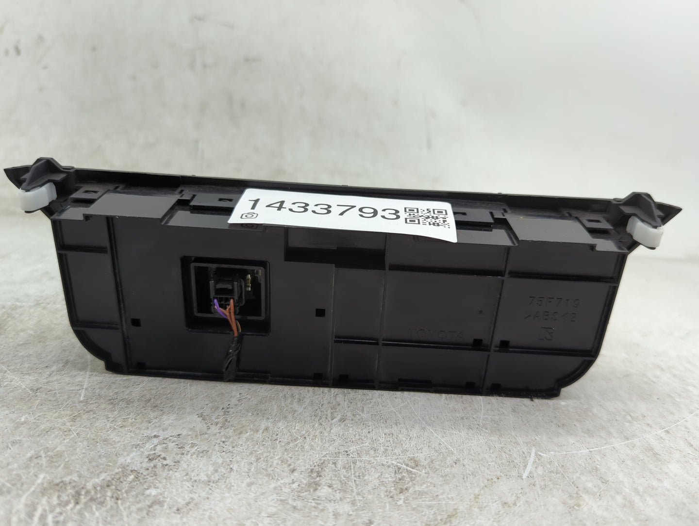 2016-2018 Toyota Rav4 Climate Control Module Temperature AC/Heater Replacement Fits Fits 2016 2017 2018 OEM Used Auto Parts 
