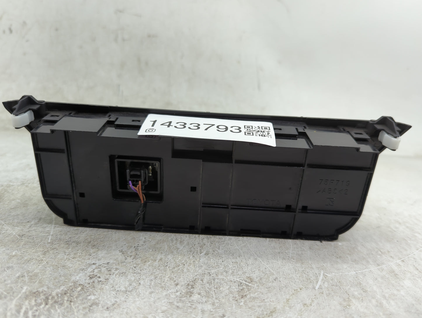 2016-2018 Toyota Rav4 Climate Control Module Temperature AC/Heater Replacement Fits Fits 2016 2017 2018 OEM Used Auto Parts 
