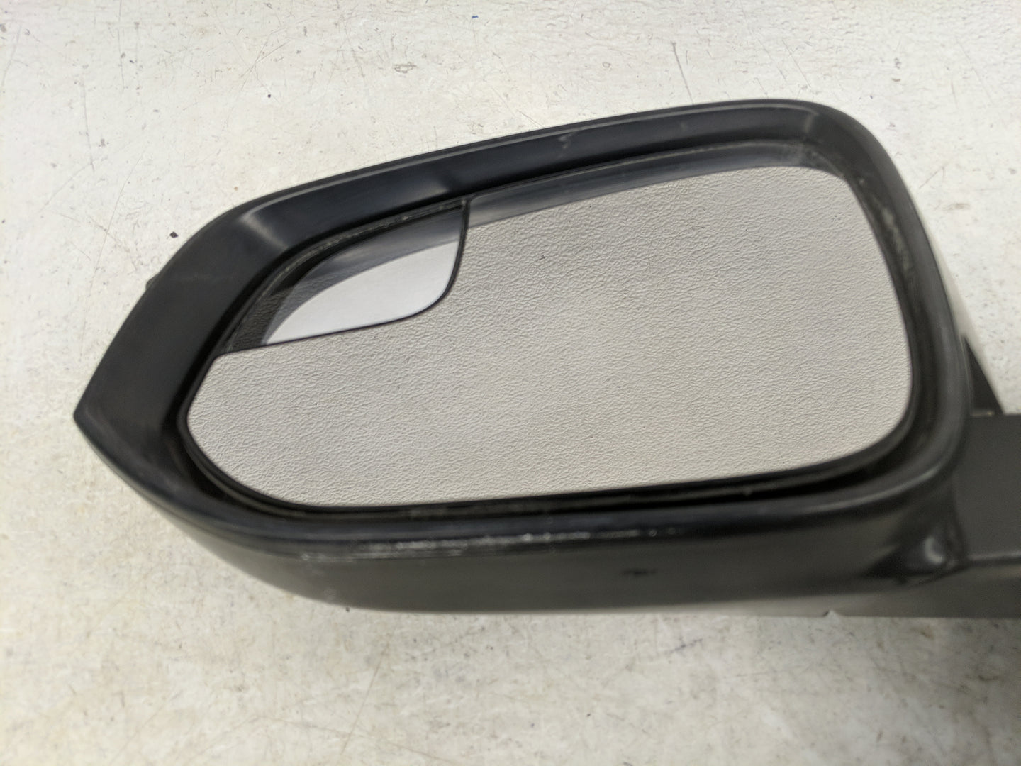 2016-2018 Toyota Rav4 Driver Side View Mirror - Left Door Mirror OEM Used - Oemusedautoparts1.com