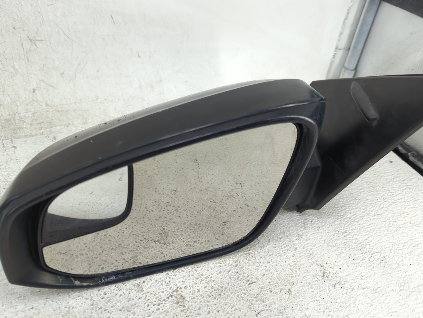 2016-2018 Toyota Rav4 Driver Side View Mirror - Left Door Mirror OEM Used - Oemusedautoparts1.com