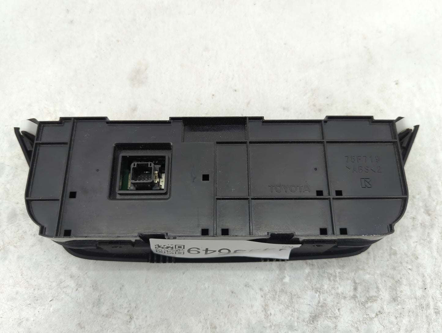 2016-2018 Toyota Rav4 Climate Control Module Temperature AC/Heater Replacement P/N:75F719 Fits Fits 2016 2017 2018 OEM Used 
