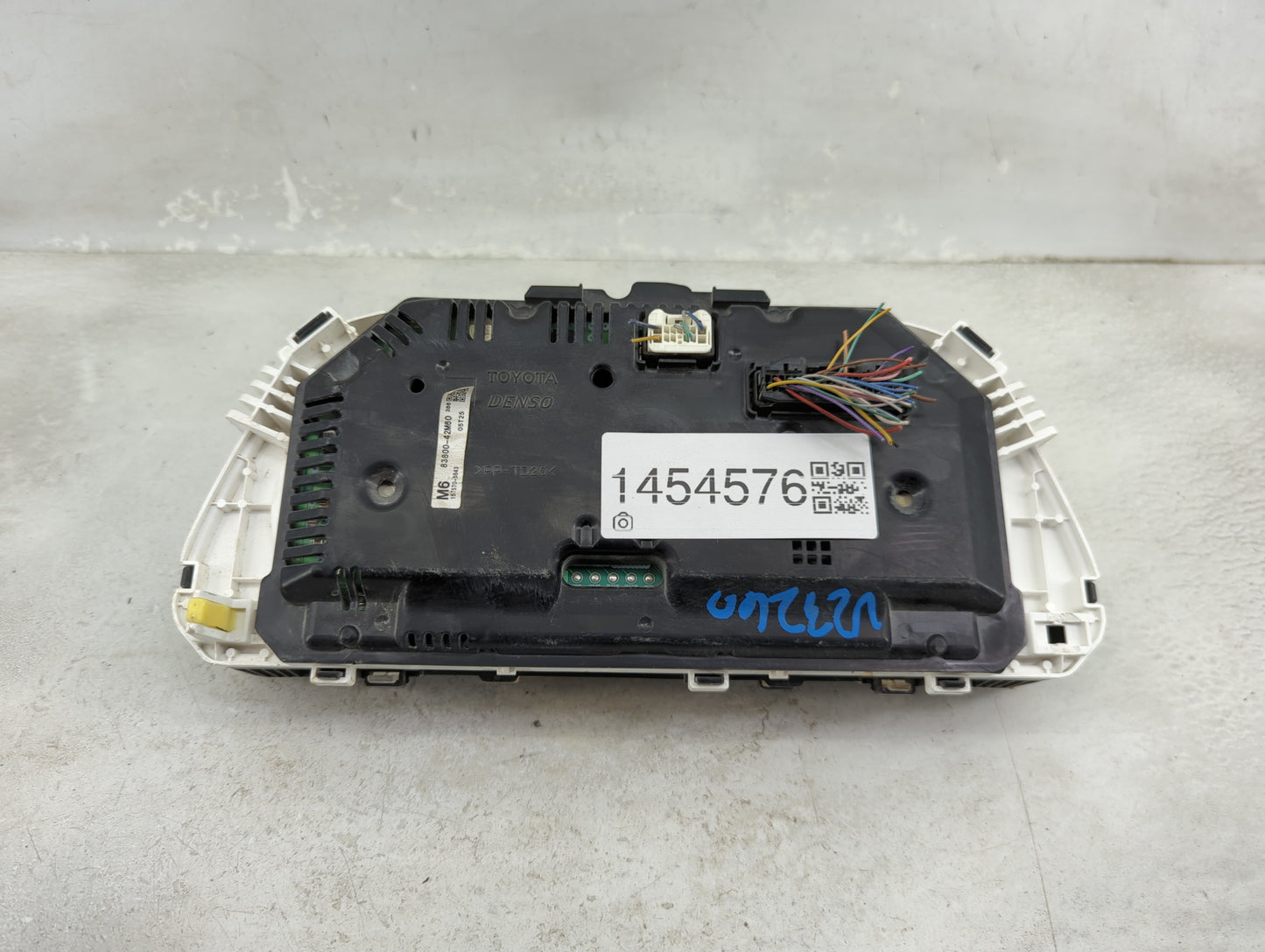 2016 Toyota Rav4 Instrument Cluster Speedometer Gauges P/N:83800-42M60 157570-5843 Miles: Fits OEM Used Auto Parts - Oemused