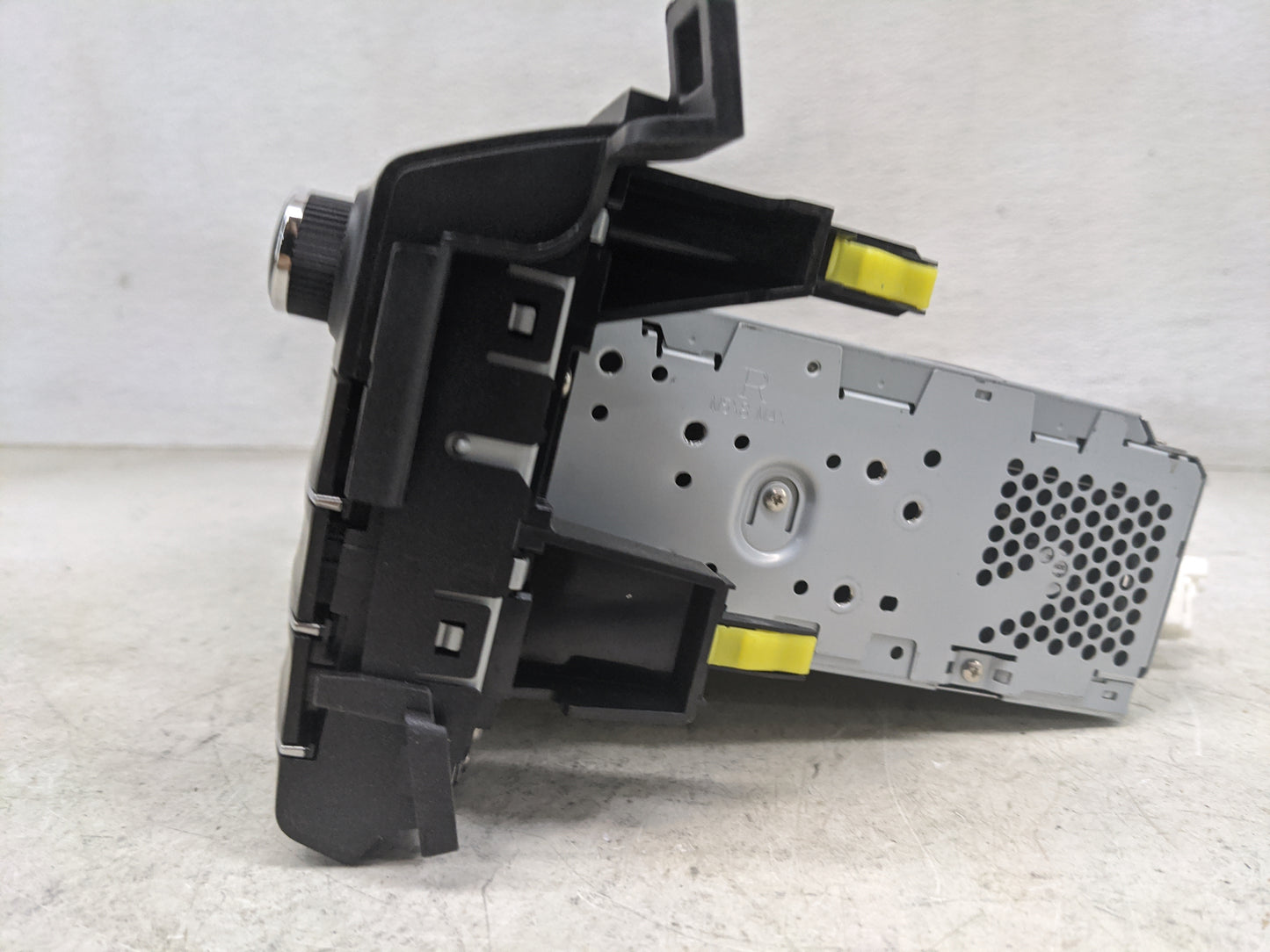 2016-2018 Toyota Rav4 Radio AM FM Cd Player Receiver Replacement P/N:86140-0R180 138000-9840C101 Fits Fits 2016 2017 2018 OE