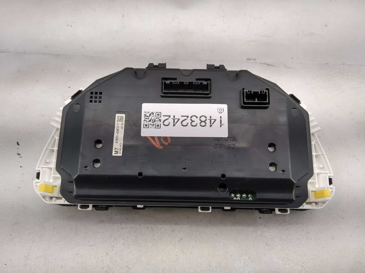 2016 Toyota Rav4 Instrument Cluster Speedometer Gauges P/N:83800-42M70 257480-6573 Miles: Fits OEM Used Auto Parts - Oemused