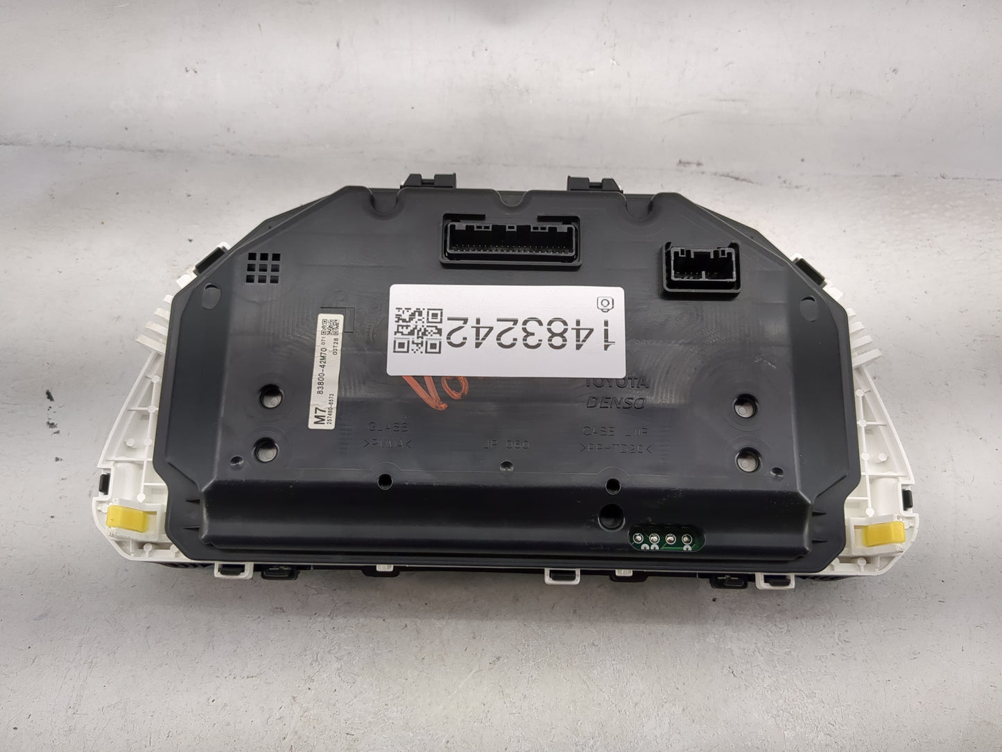 2016 Toyota Rav4 Instrument Cluster Speedometer Gauges P/N:83800-42M70 257480-6573 Miles: Fits OEM Used Auto Parts - Oemused