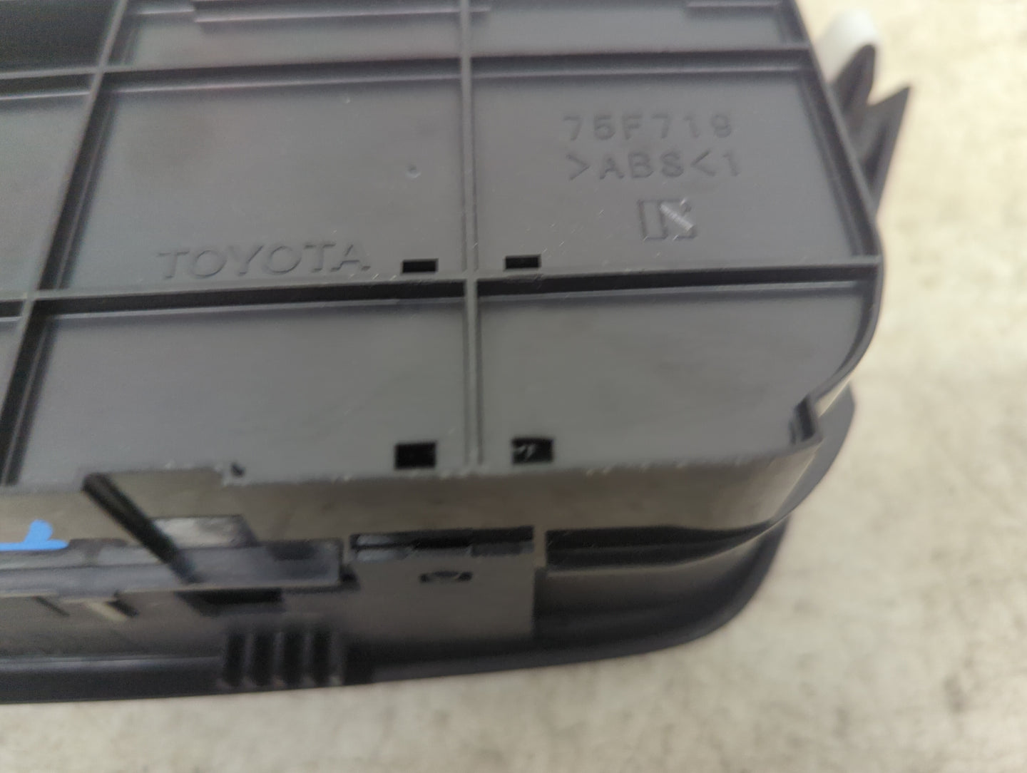 2016-2018 Toyota Rav4 Climate Control Module Temperature AC/Heater Replacement P/N:75F719 Fits Fits 2016 2017 2018 OEM Used 