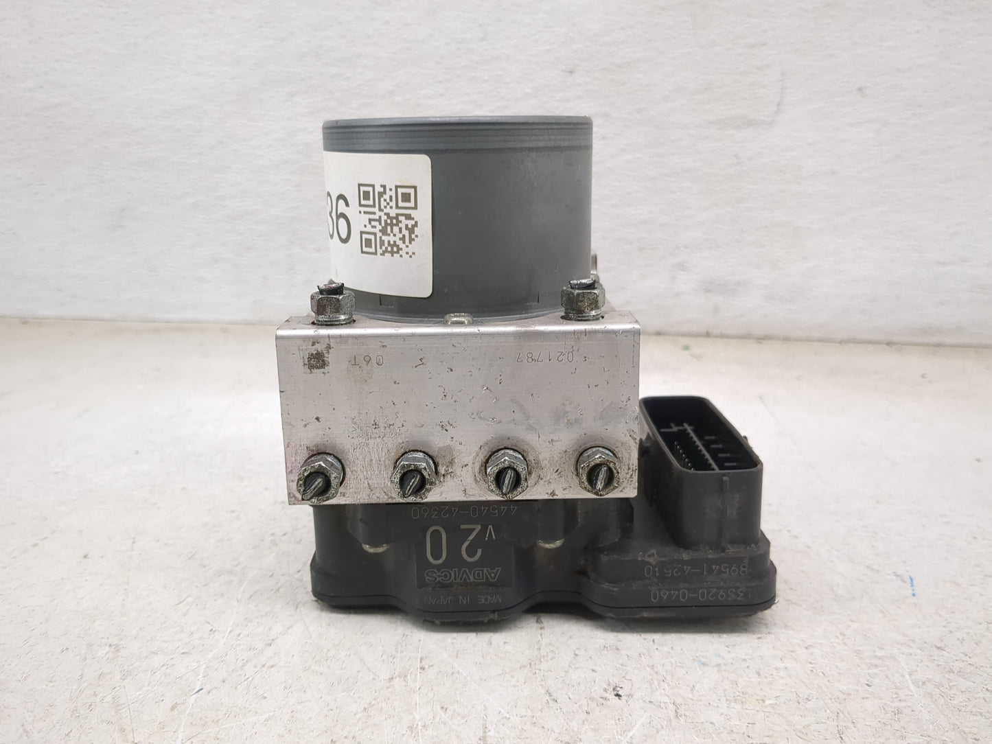 2016 Toyota Rav4 ABS Pump Control Module Replacement P/N:44540-42360 Fits OEM Used Auto Parts - Oemusedautoparts1.com