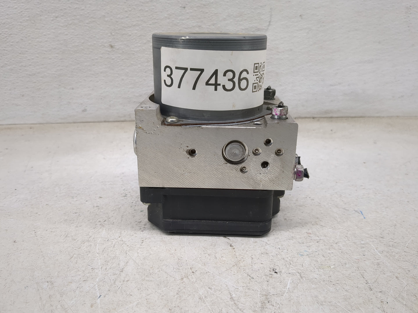 2016 Toyota Rav4 ABS Pump Control Module Replacement P/N:44540-42360 Fits OEM Used Auto Parts - Oemusedautoparts1.com