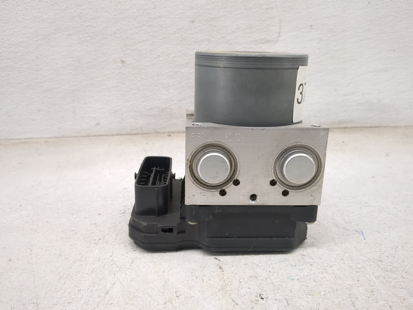 2016 Toyota Rav4 ABS Pump Control Module Replacement P/N:44540-42360 Fits OEM Used Auto Parts - Oemusedautoparts1.com