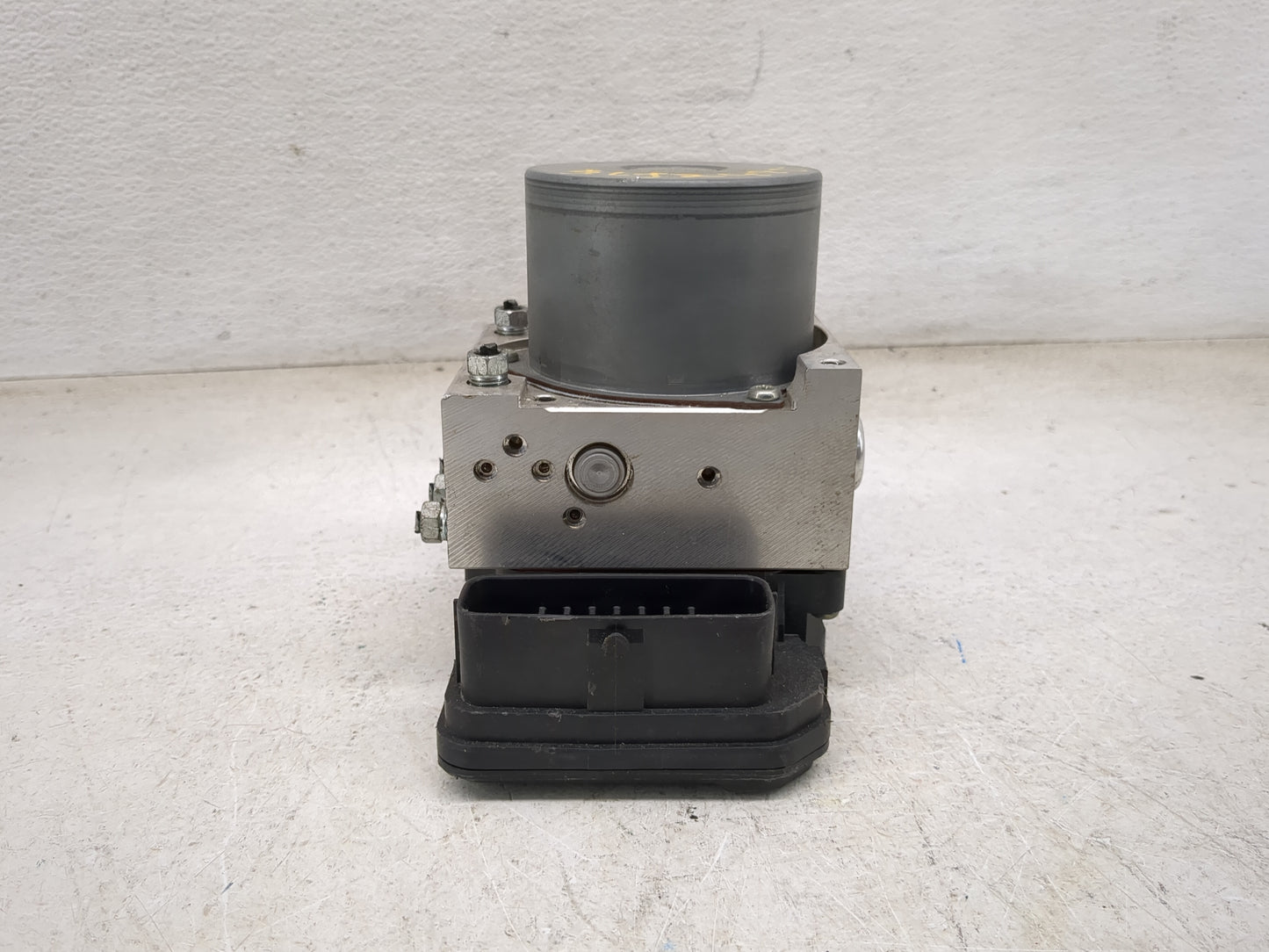 2016 Toyota Rav4 ABS Pump Control Module Replacement P/N:44540-42360 Fits OEM Used Auto Parts - Oemusedautoparts1.com
