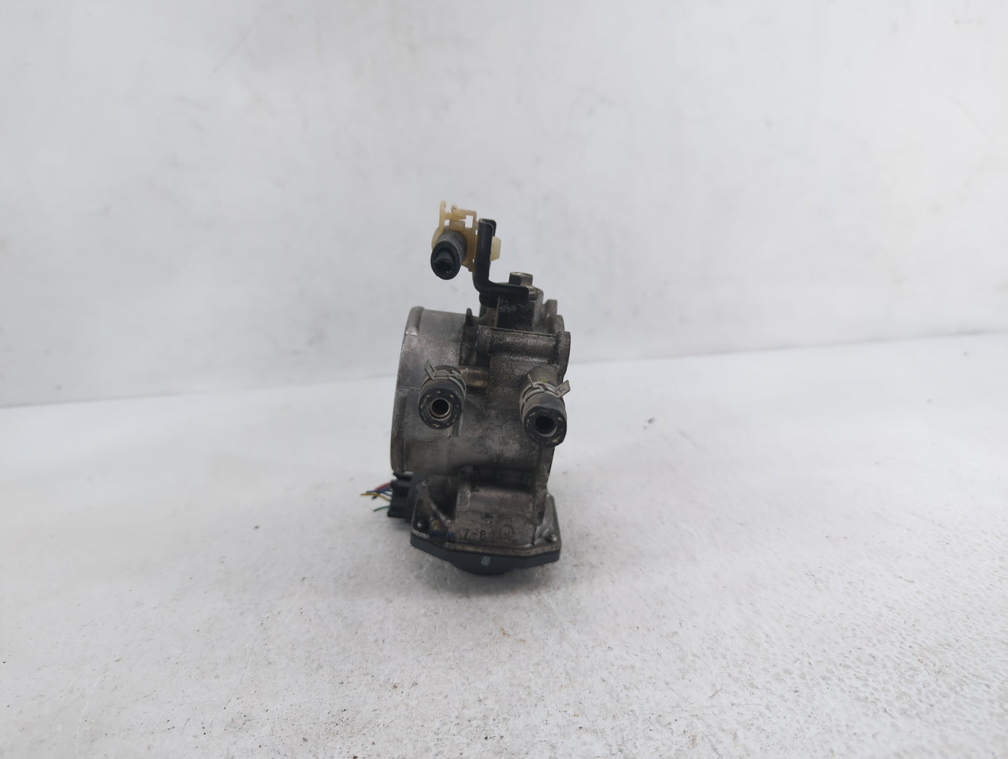 2016 Toyota Rav4 Throttle Body P/N:22030-0V010 3TA60-01 C, 3TA60-01 B, 3TA60-01 A Fits Fits 2013 2014 2015 2017 2018 2019 OE