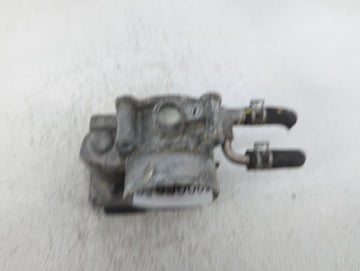 2009-2018 Toyota Rav4 Throttle Body P/N:22030-36010 Fits Fits 2009 2010 2011 2012 2013 2014 2015 2016 2017 2018 2019 OEM Used Auto Parts