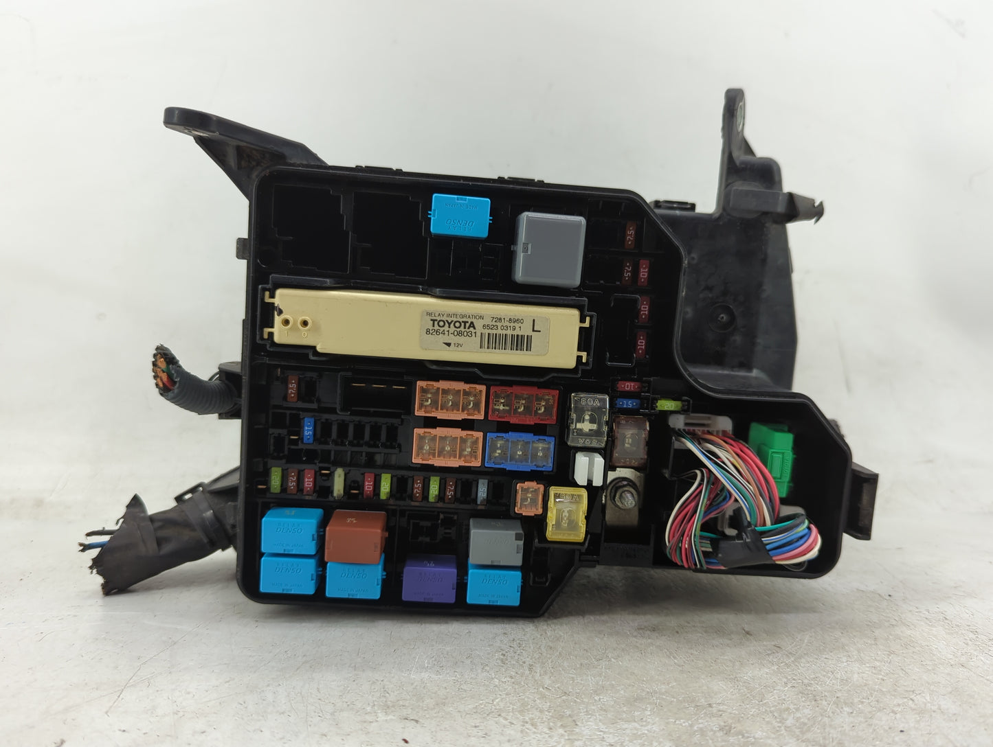 2011-2016 Toyota Sienna Fusebox Fuse Box Panel Relay Module P/N:82641-08031 Fits Fits 2011 2012 2013 2014 2015 2016 OEM Used