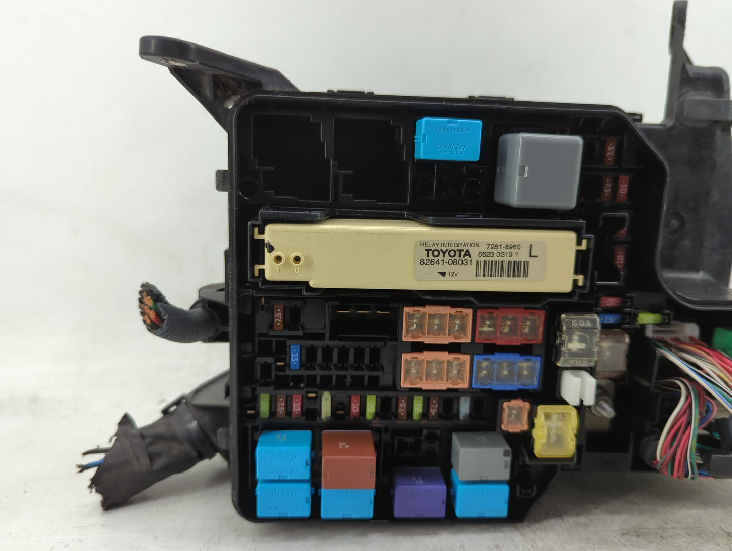 2011-2016 Toyota Sienna Fusebox Fuse Box Panel Relay Module P/N:82641-08031 Fits Fits 2011 2012 2013 2014 2015 2016 OEM Used