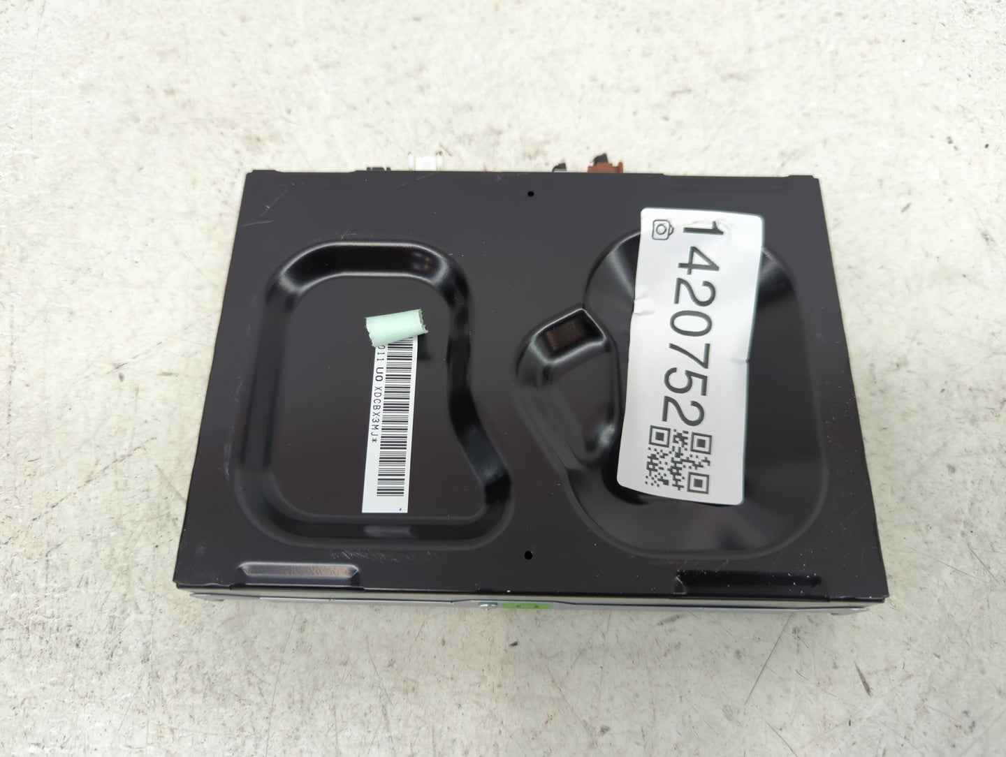 2016-2017 Toyota Sienna Radio AM FM Cd Player Receiver Replacement P/N:86180-0E011 Fits Fits 2016 2017 OEM Used Auto Parts -