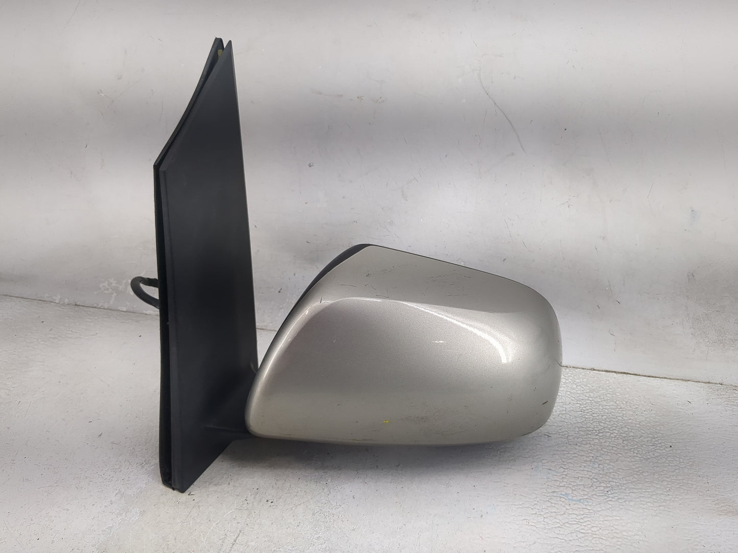 2015-2017 Toyota Sienna Driver Side View Mirror - Left Door Mirror OEM Used - Oemusedautoparts1.com
