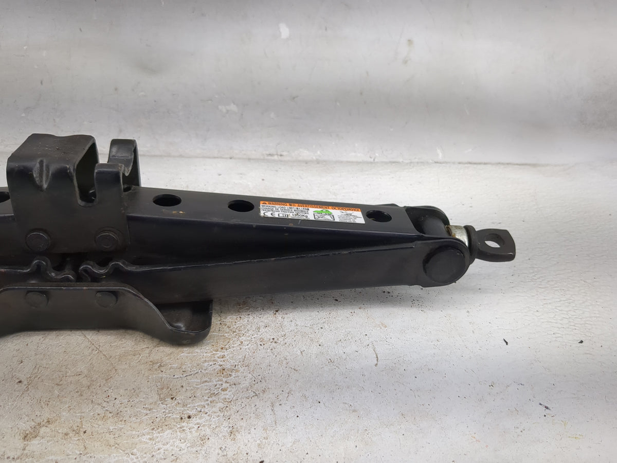2016 Toyota Sienna Spare Scissor Car Jack Black - Oemusedautoparts1.com