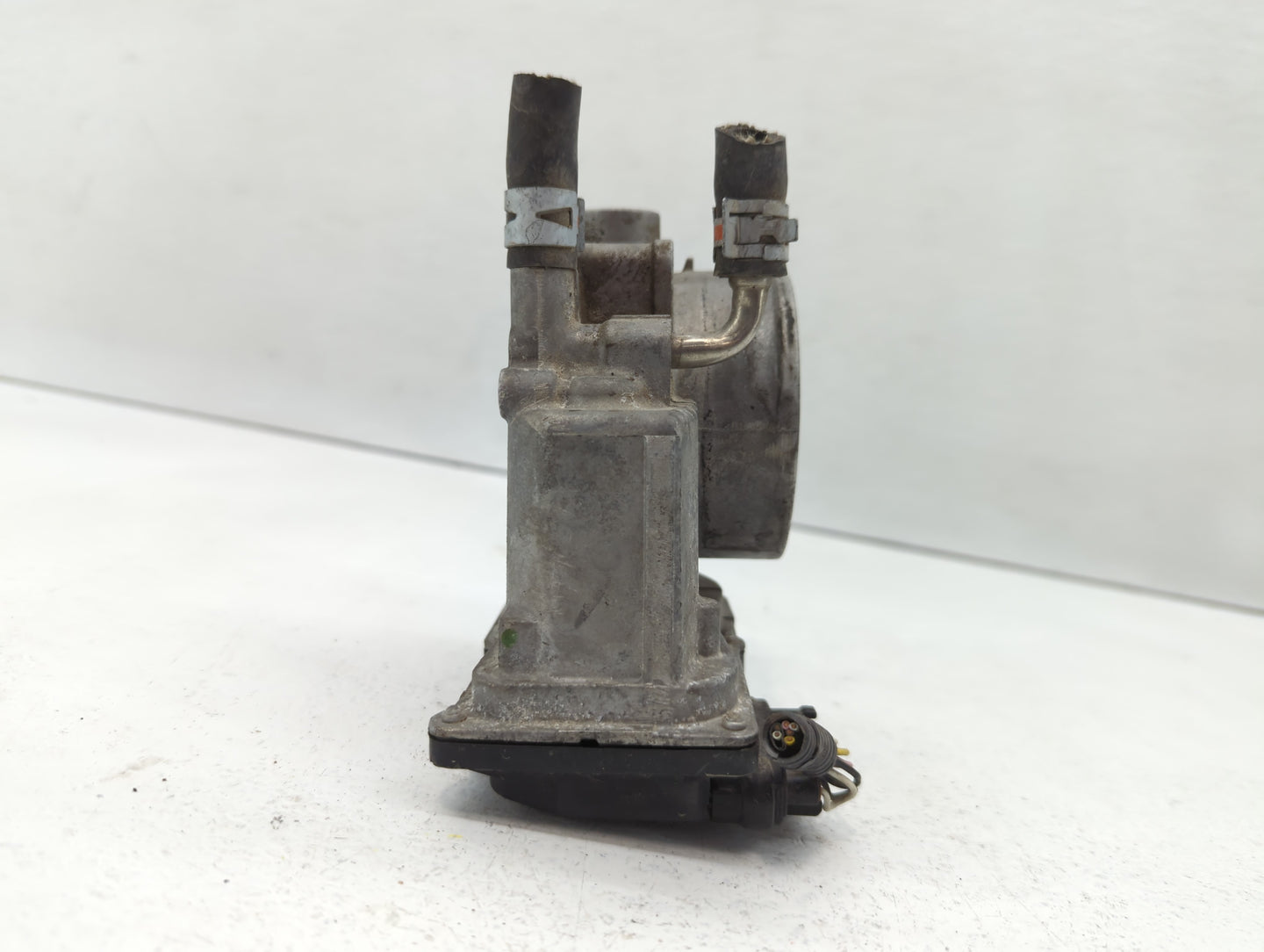 2007-2016 Toyota Sienna Throttle Body P/N:22030-0P050 Fits OEM Used Auto Parts - Oemusedautoparts1.com