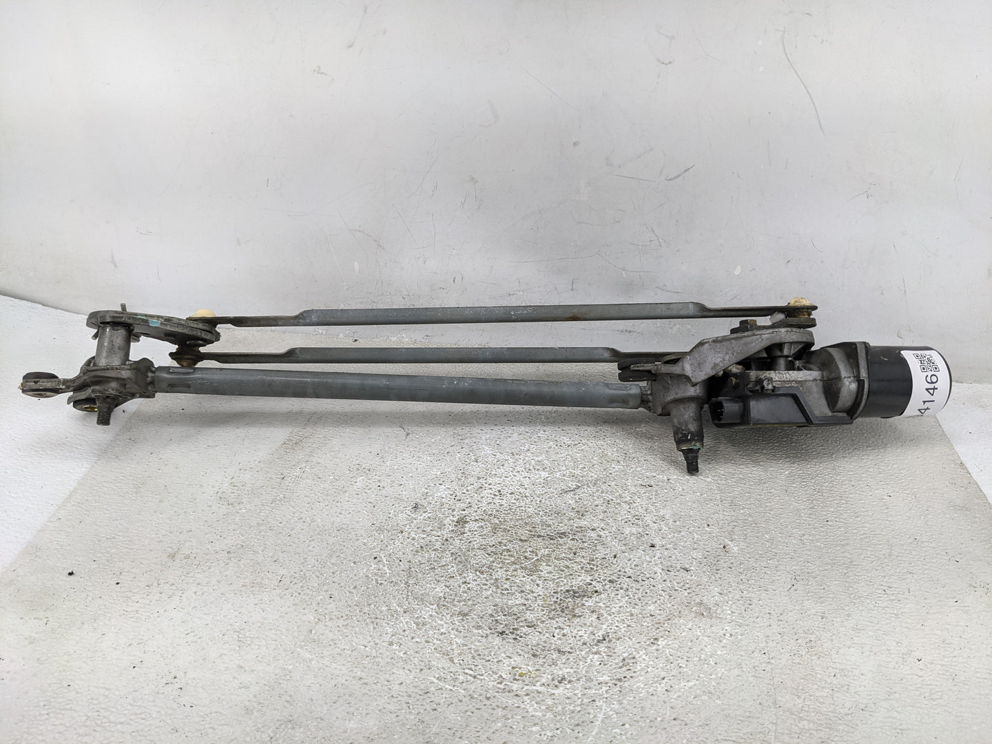 2016-2022 Toyota Tacoma Front Windshield Wiper Motor P/N:8511-04050 Fits Fits 2016 2017 2018 2019 2020 2021 2022 OEM Used Au