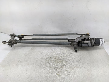 2016-2022 Toyota Tacoma Front Windshield Wiper Motor P/N:8511-04050 Fits Fits 2016 2017 2018 2019 2020 2021 2022 OEM Used Au