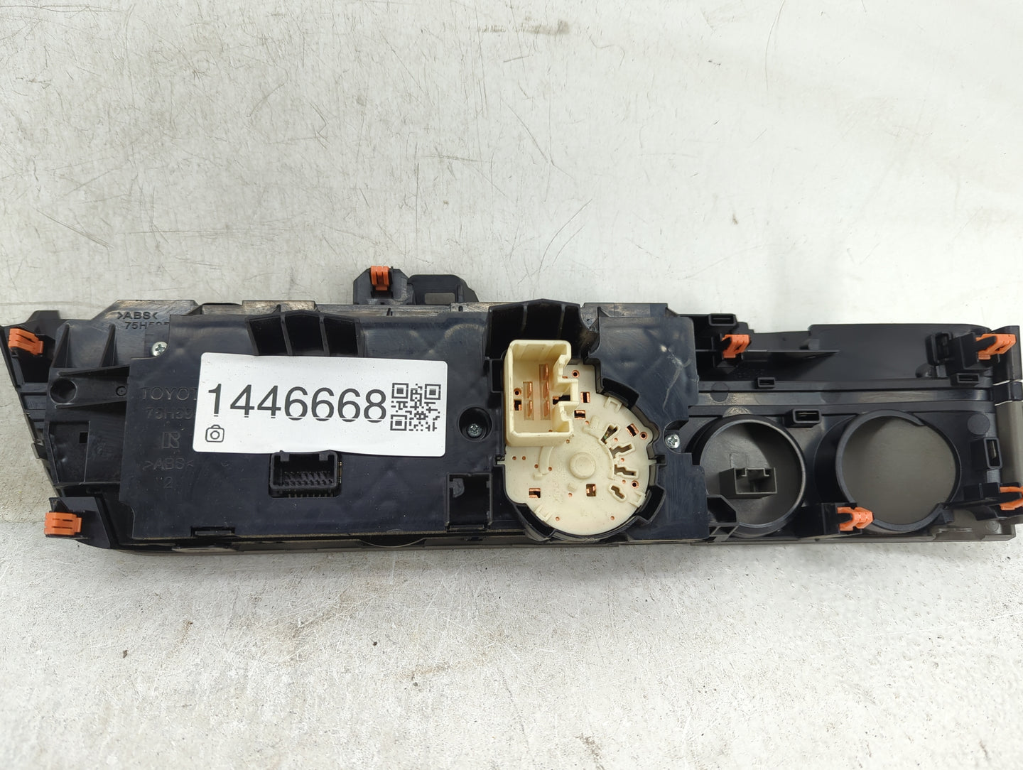 2016 Toyota Tacoma Climate Control Module Temperature AC/Heater Replacement P/N:75H595 Fits OEM Used Auto Parts - Oemusedaut