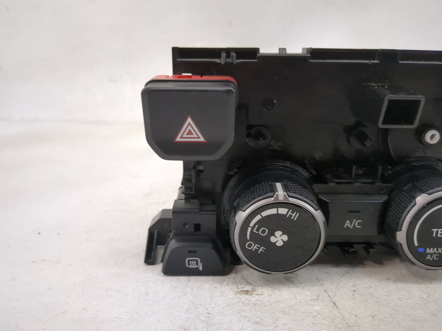 2016 Toyota Tacoma Climate Control Module Temperature AC/Heater Replacement P/N:75H595 Fits OEM Used Auto Parts - Oemusedaut