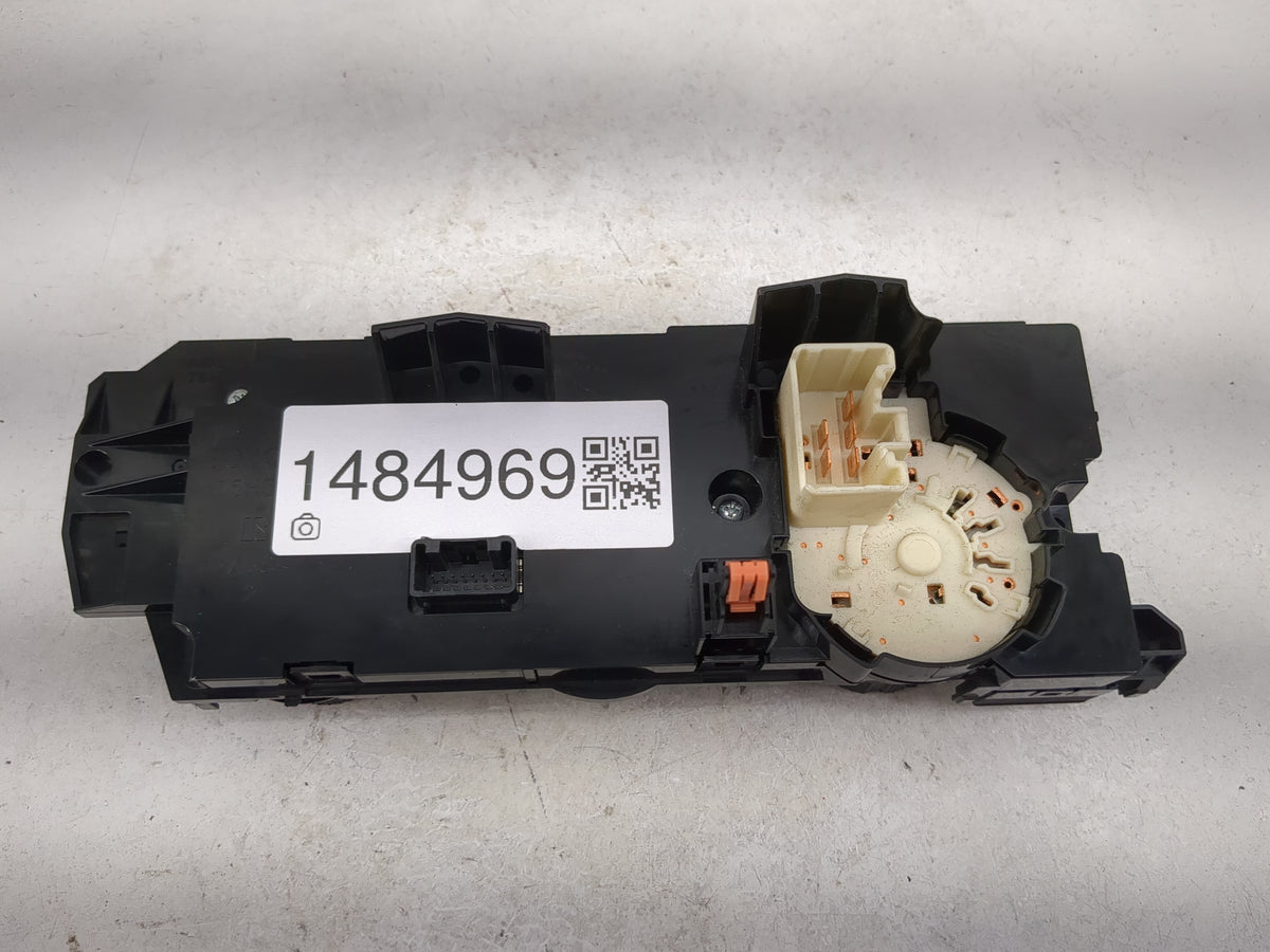 2016 Toyota Tacoma Climate Control Module Temperature AC/Heater Replacement P/N:75H595 Fits OEM Used Auto Parts - Oemusedaut