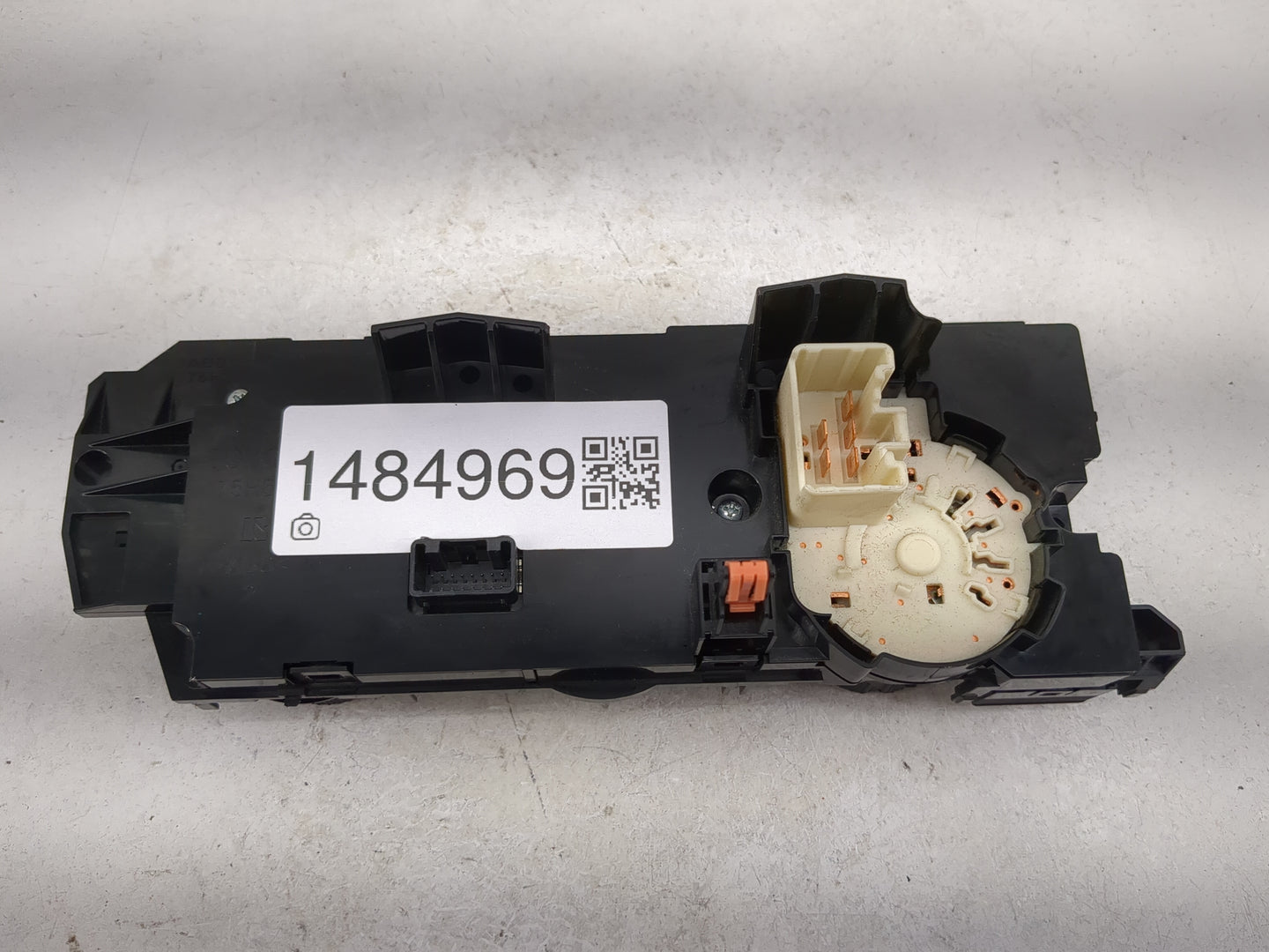 2016 Toyota Tacoma Climate Control Module Temperature AC/Heater Replacement P/N:75H595 Fits OEM Used Auto Parts - Oemusedaut