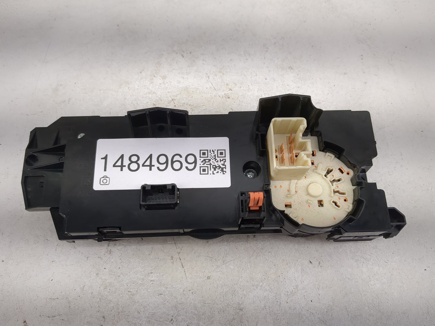 2016 Toyota Tacoma Climate Control Module Temperature AC/Heater Replacement P/N:75H595 Fits OEM Used Auto Parts - Oemusedaut