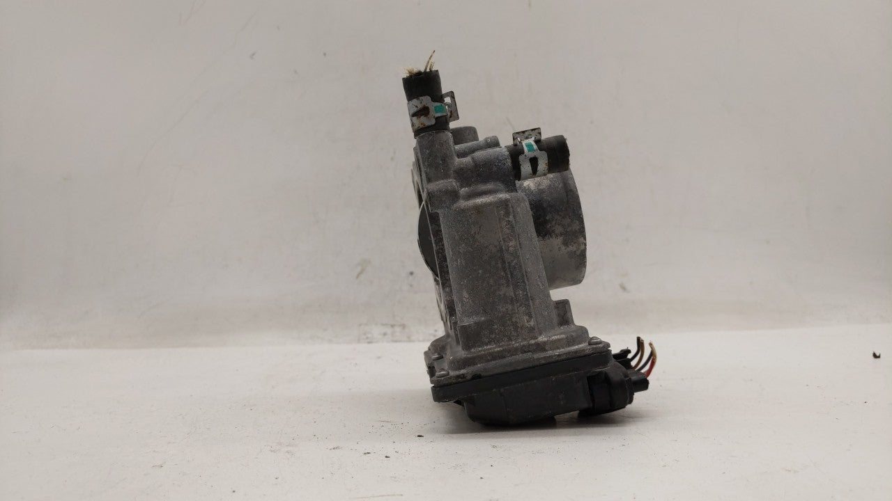 2016-2018 Toyota Tacoma Throttle Body P/N:22030-75040 Fits Fits 2016 2017 2018 OEM Used Auto Parts - Oemusedautoparts1.com
