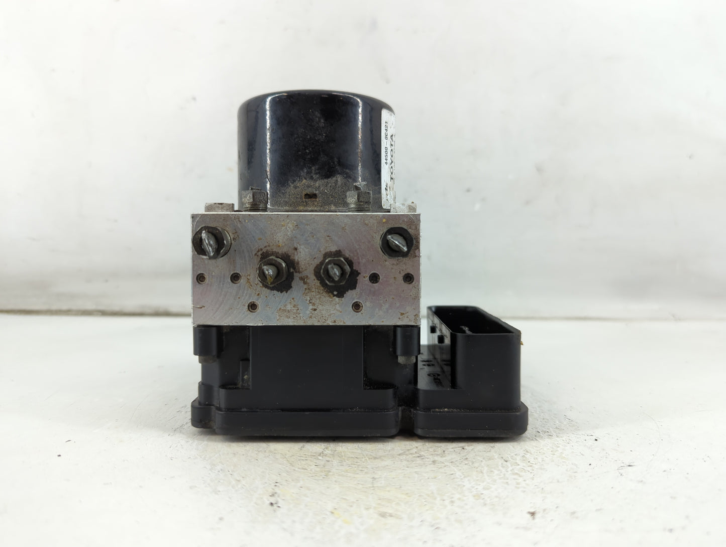 2016-2017 Toyota Tundra ABS Pump Control Module Replacement P/N:44500-0C421 Fits Fits 2016 2017 OEM Used Auto Parts - Oemuse
