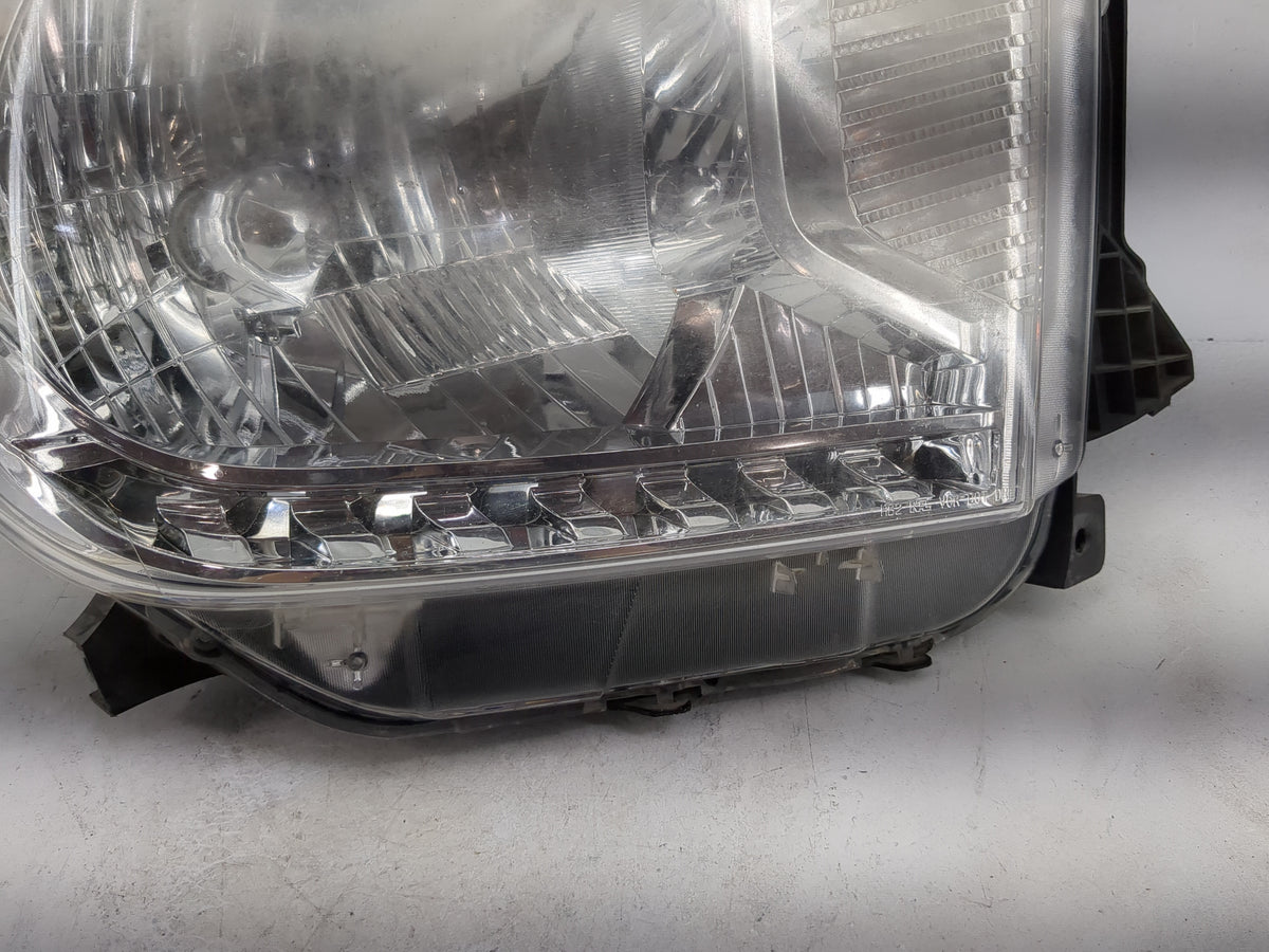 2016 Toyota Tundra Passenger Right Oem Head Light Headlight Lamp Black - Oemusedautoparts1.com