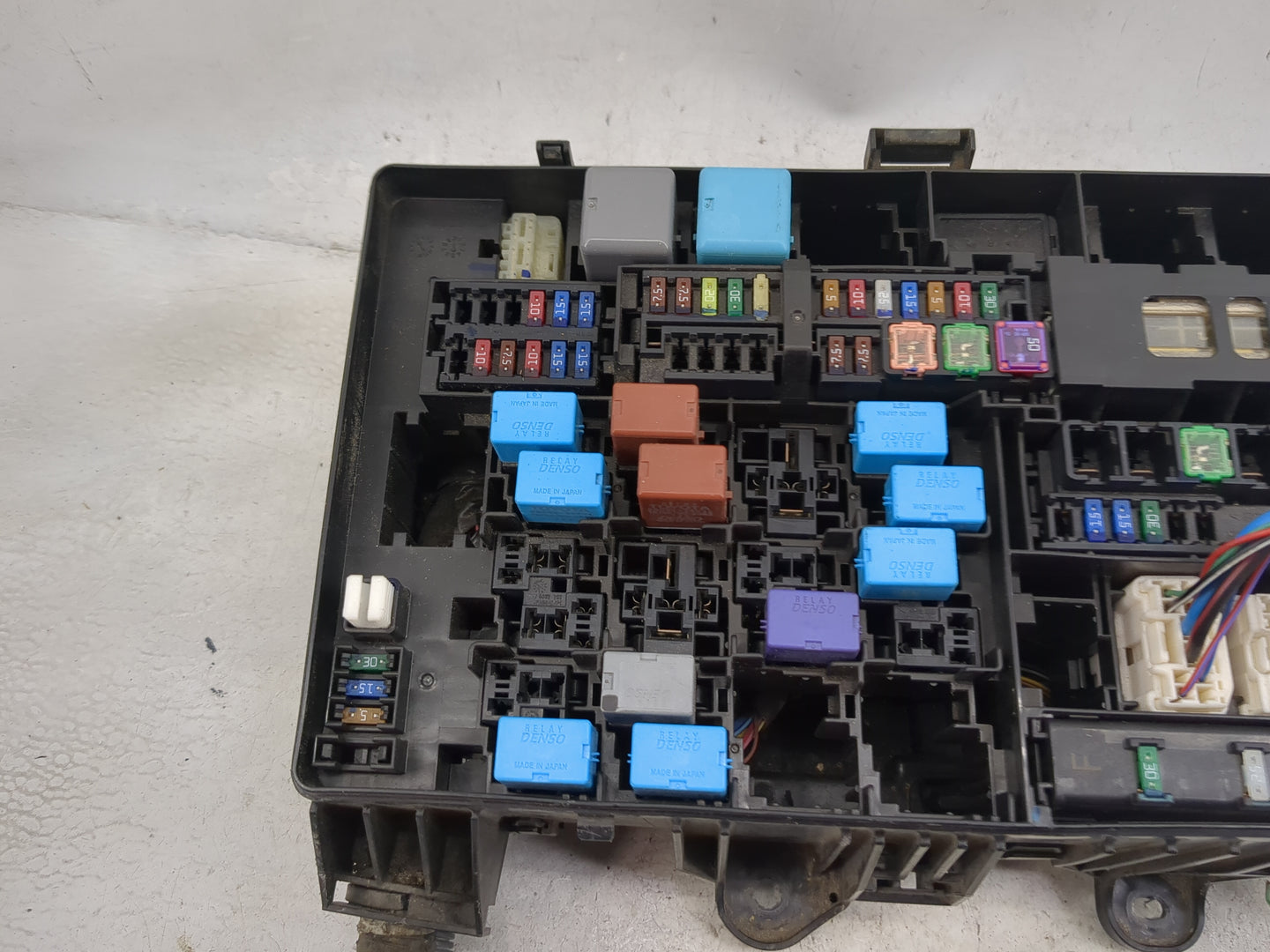 2014-2020 Toyota Tundra Fusebox Fuse Box Panel Relay Module P/N:82661-0C301 Fits Fits 2014 2015 2016 2017 2018 2019 2020 OEM