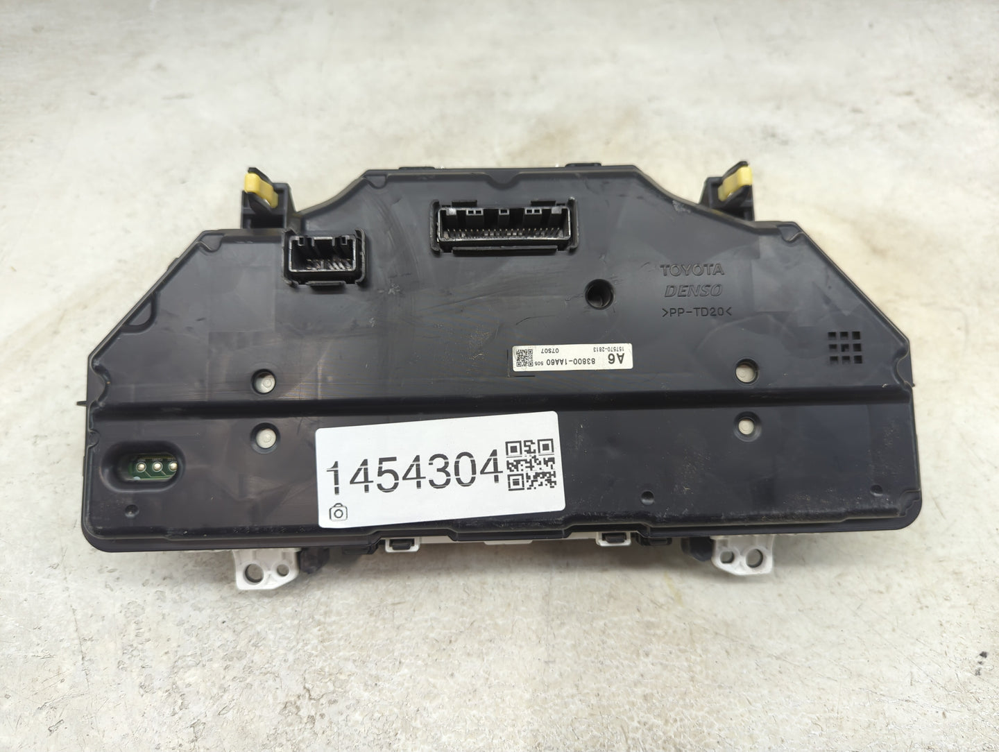 2016 Toyota Yaris Instrument Cluster Speedometer Gauges P/N:83800-1AA60 157570-2813 Miles: Fits OEM Used Auto Parts - Oemuse