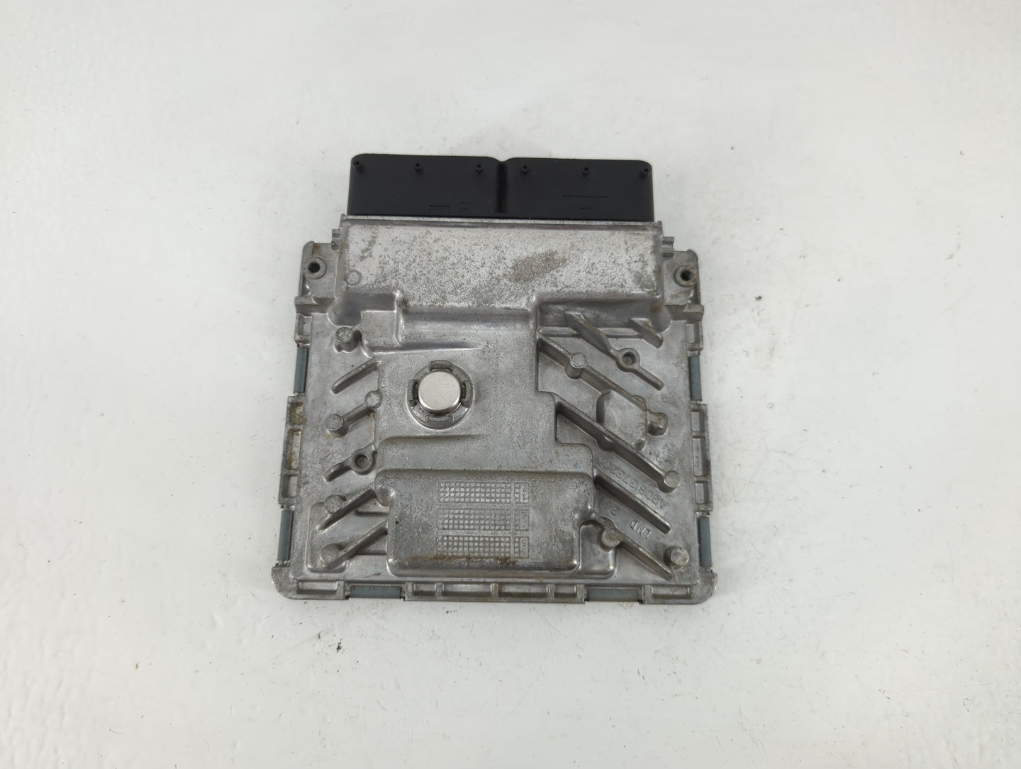 2016 Volkswagen Beetle PCM Engine Control Computer ECU ECM PCU OEM P/N:06K 907 425 C Fits OEM Used Auto Parts - Oemusedautop