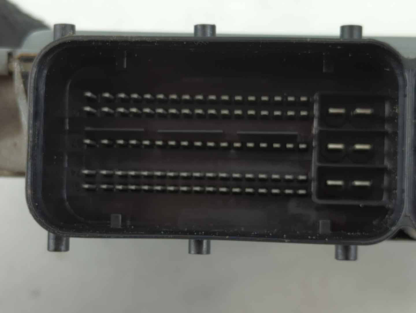 2016 Volkswagen Beetle PCM Engine Control Computer ECU ECM PCU OEM P/N:06K 907 425 C Fits OEM Used Auto Parts - Oemusedautop