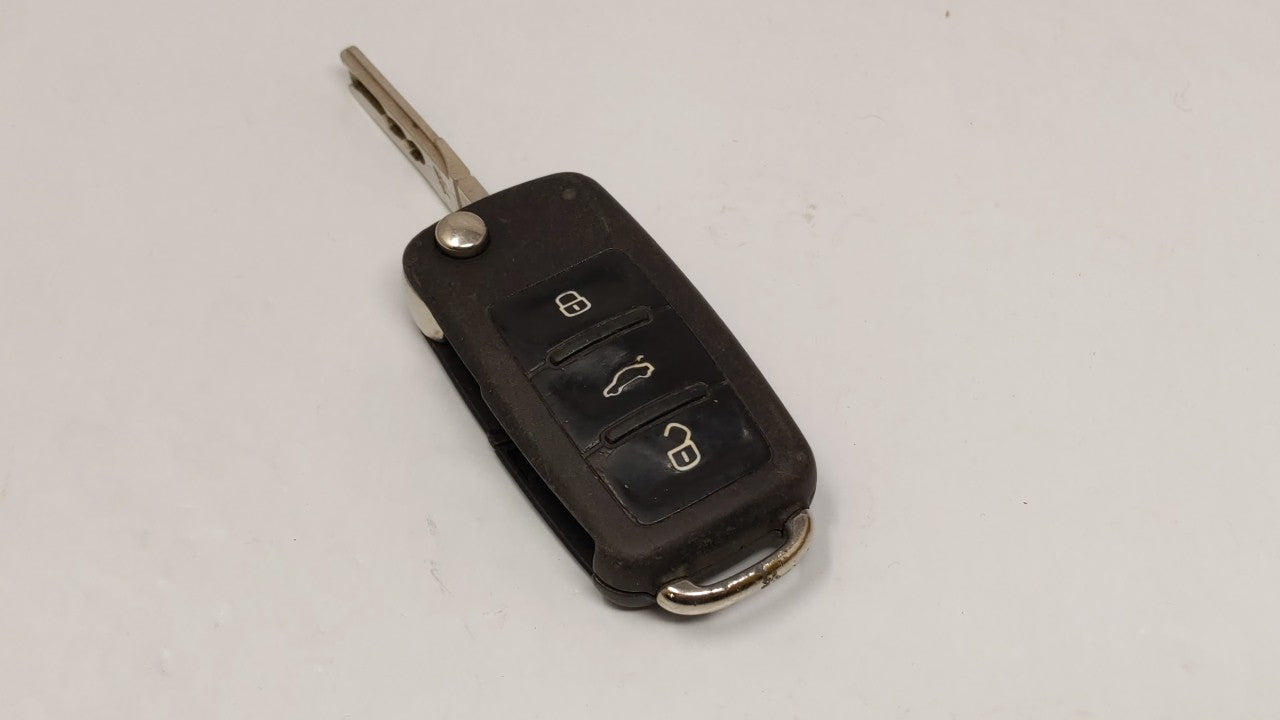 Volkswagen Beetle Keyless Entry Remote Fob NBG010180T 4 buttons - Oemusedautoparts1.com