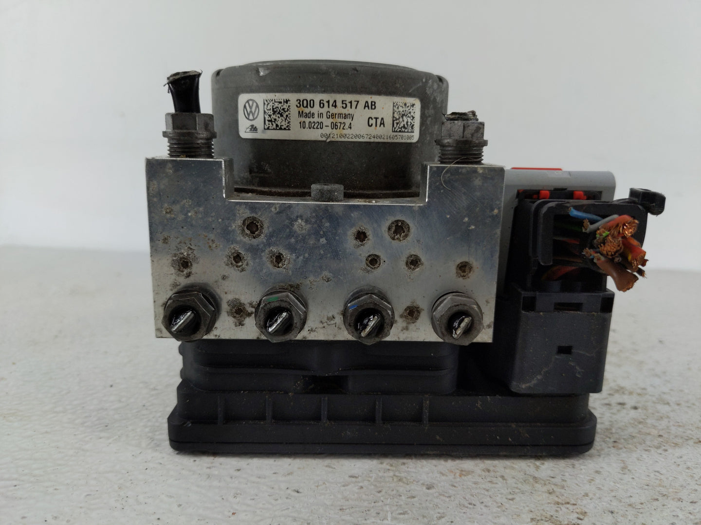 2015-2016 Volkswagen Golf ABS Pump Control Module Replacement P/N:3Q0 614 517 AB 5Q0 614 517 AF Fits Fits 2015 2016 2017 OEM