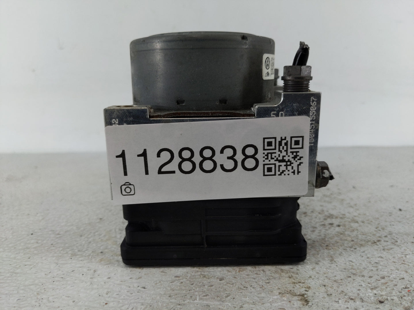 2015-2016 Volkswagen Golf ABS Pump Control Module Replacement P/N:3Q0 614 517 AB 5Q0 614 517 AF Fits Fits 2015 2016 2017 OEM