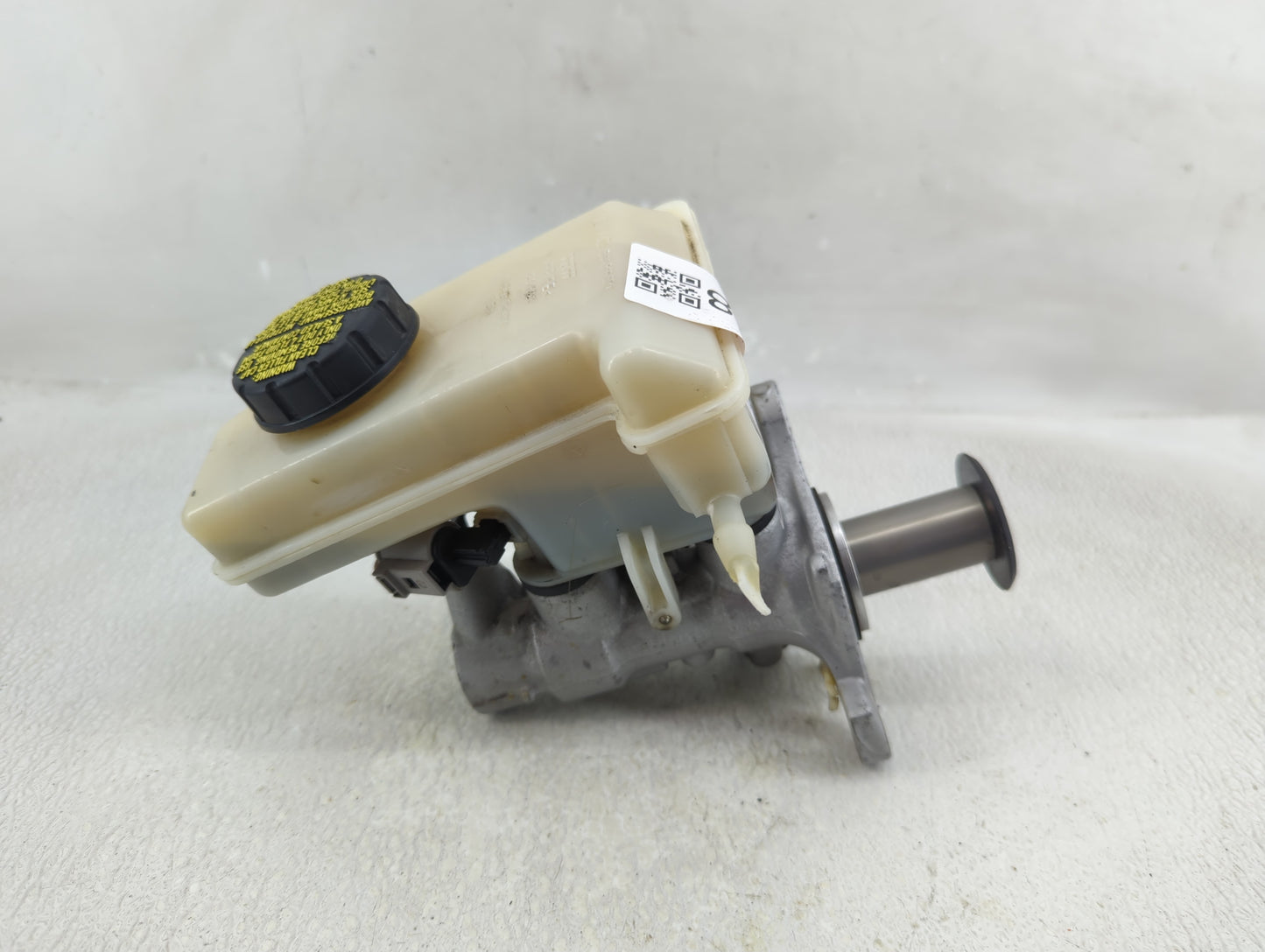 2015-2019 Volkswagen Golf Brake Master Cylinder - Oemusedautoparts1.com