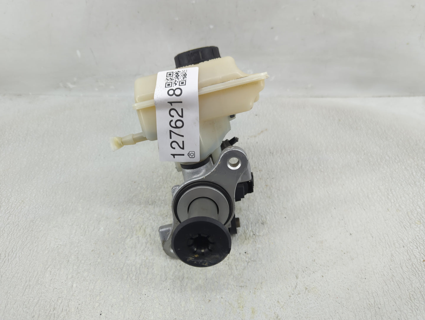 2015-2019 Volkswagen Golf Brake Master Cylinder - Oemusedautoparts1.com