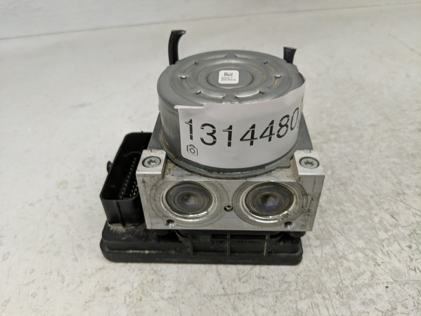 2015-2016 Volkswagen Golf ABS Pump Control Module Replacement P/N:3Q0 614 517 P 3Q0 614 517 AB Fits Fits 2015 2016 2017 OEM 
