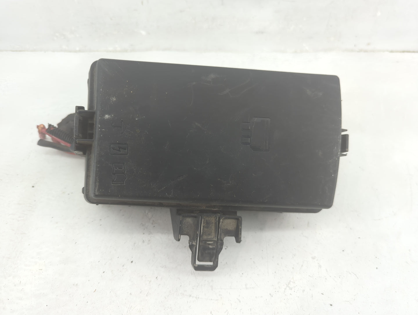 2015-2017 Volkswagen Golf Fusebox Fuse Box Panel Relay Module P/N:5Q0 937 132 A 6351-2386 Fits Fits 2015 2016 2017 OEM Used 