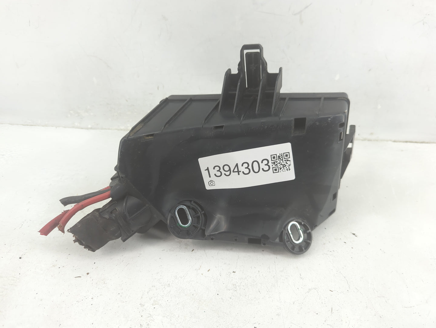 2015-2017 Volkswagen Golf Fusebox Fuse Box Panel Relay Module P/N:5Q0 937 132 A 6351-2386 Fits Fits 2015 2016 2017 OEM Used 