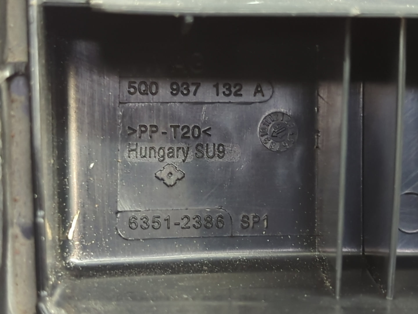 2015-2019 Volkswagen Golf Fusebox Fuse Box Panel Relay Module P/N:6351-2386 5Q0 937 132 A Fits OEM Used Auto Parts - Oemused